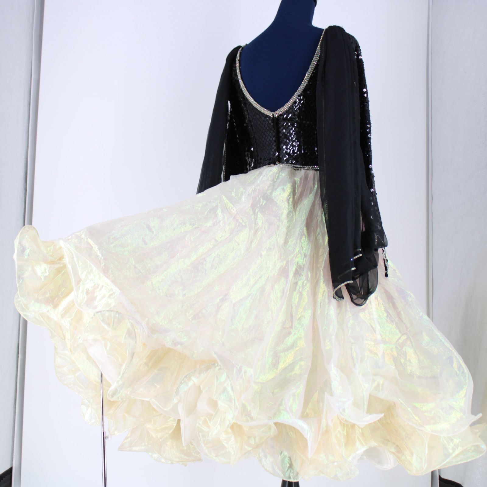 美品 社交ダンス衣装】ブラック×豪華フリル ワンピース ドレス 