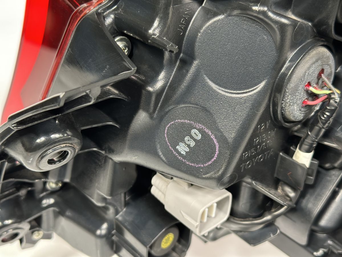 破損キズなし 低走行 C-HR GRスポーツ ZYX11 NGX10 NGX50 後期 純正 左テールランプ Assy LED 81560-10410 10-118 H 管理32040 FFCRYSTALESIA_COM