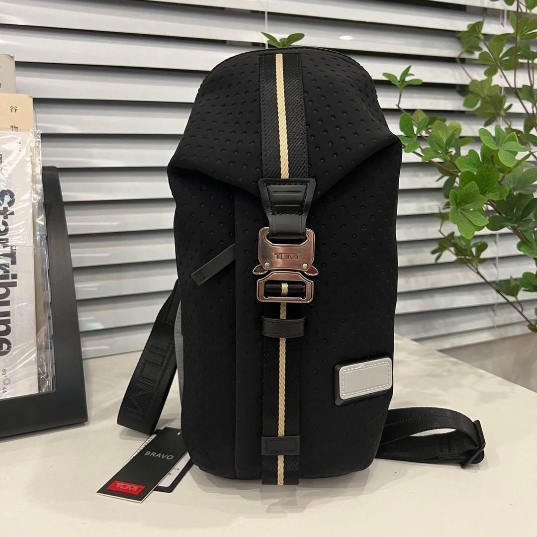 TUMI Tahoe DJ BAG リングロック ブラック ボディバッグ TUMIトゥミ Tahoe DJ BAG リングロック ブラック ボディバッグ