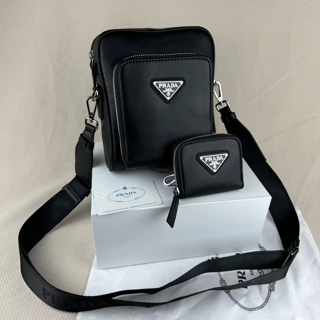 箱付き PRADA プラダ レザー ショルダーバッグ 男女兼用 - メルカリ 