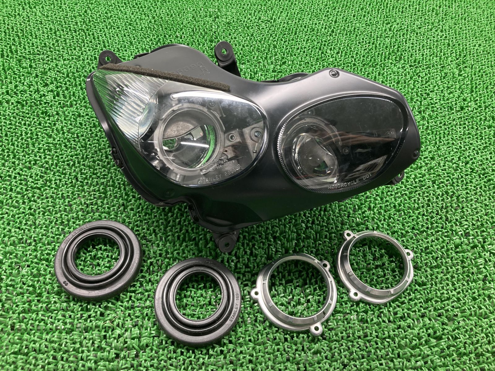 ZZ-R1400 ヘッドライト 右 P6393 カワサキ 純正 中古 バイク 部品 ZXT40A ZXT40B ZXT40C 06-11年式 割れ欠け無し 車検 Genuine