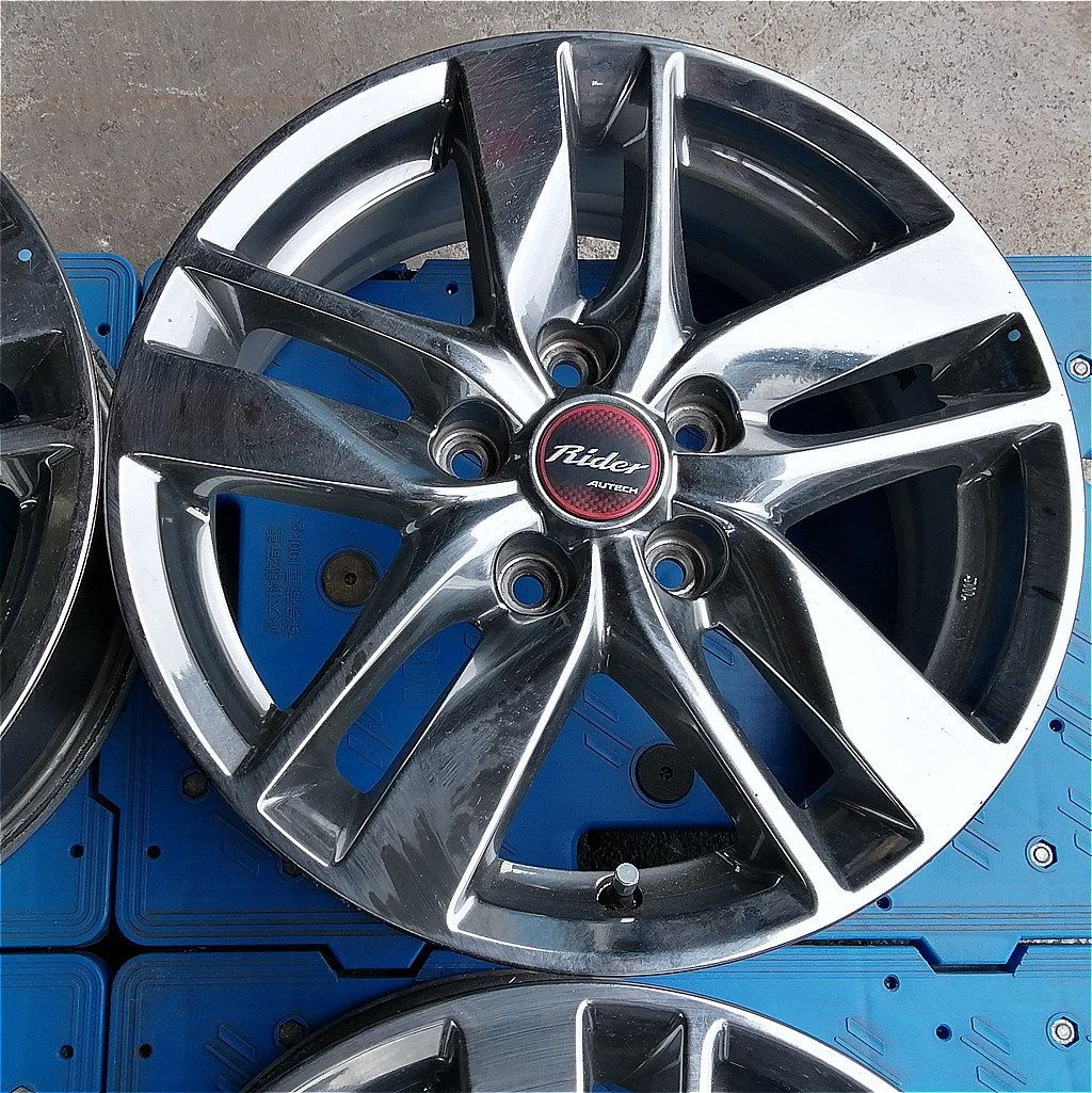 16x6Jインチ ブラック/ブルー ホイール 4本セット