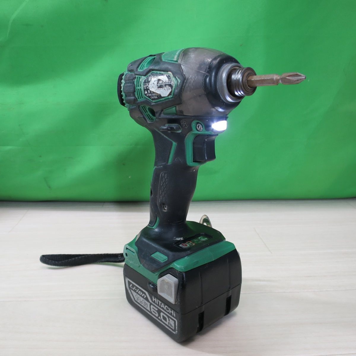 日立工機 コードレス インパクト ドライバー 14.4V WH14DDL2? 充電器 バッテリー 付き 電動 工具