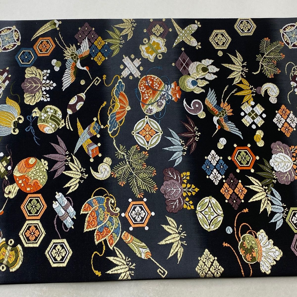 袋帯 美品 逸品 宝尽くし 鶴 唐織 金糸 墨色 全通 正絹 【中古