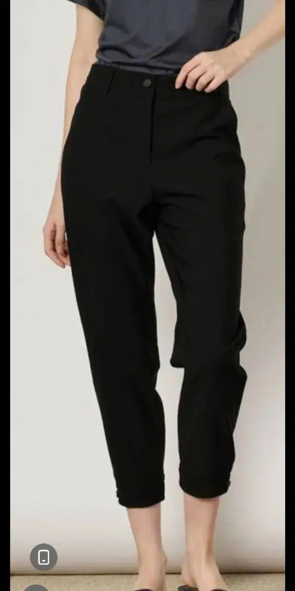 BCBG シーズン半ば用 黒 ジョガー 66 半 77 サイズ