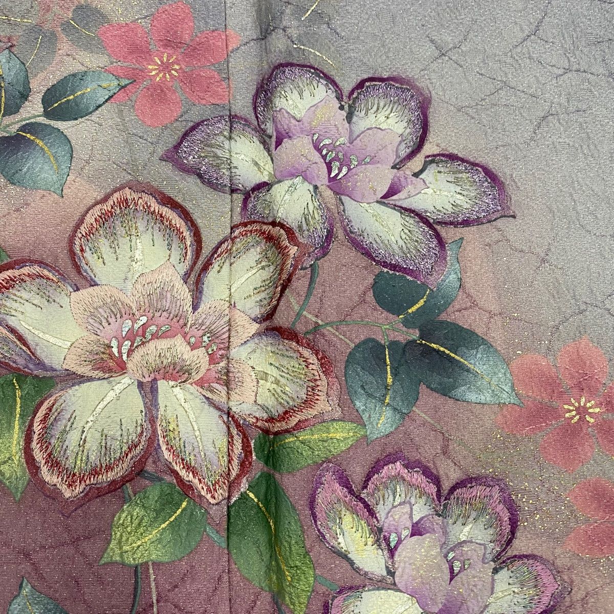 振袖 正絹 刺繍 銀彩 広衿 袷 着物 T-1212F 平和屋着物○豪華振袖 刺繍 花蝶文 金銀糸 金銀彩 銀通し地 正絹