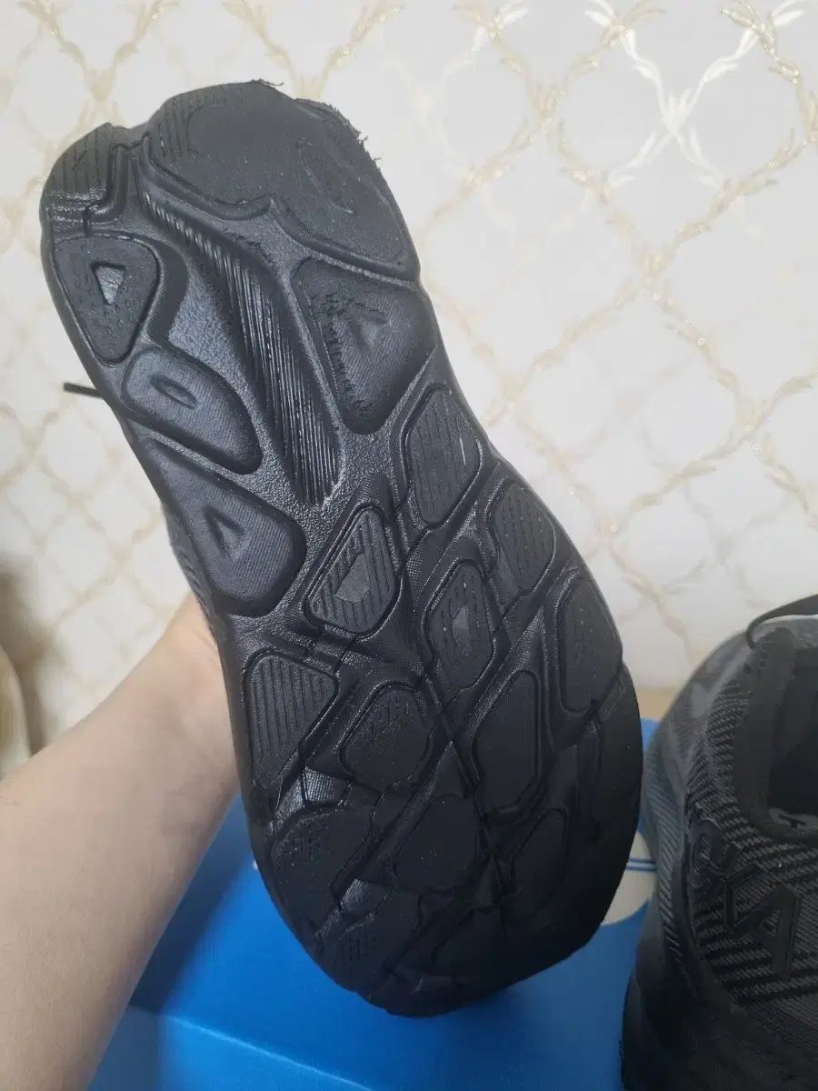 ホカオネオネクリフトン9