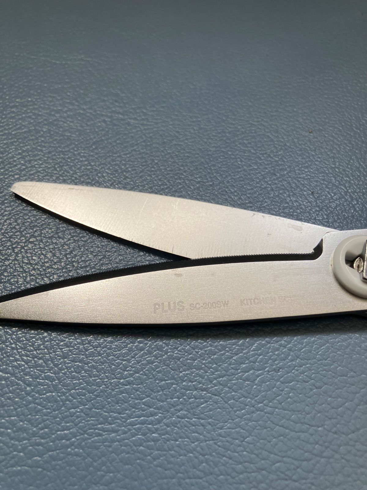 女性らしい 包丁セット ステンレススチール製 4本とキッチンハサミ 包丁置きのセット ご注文期待致します!