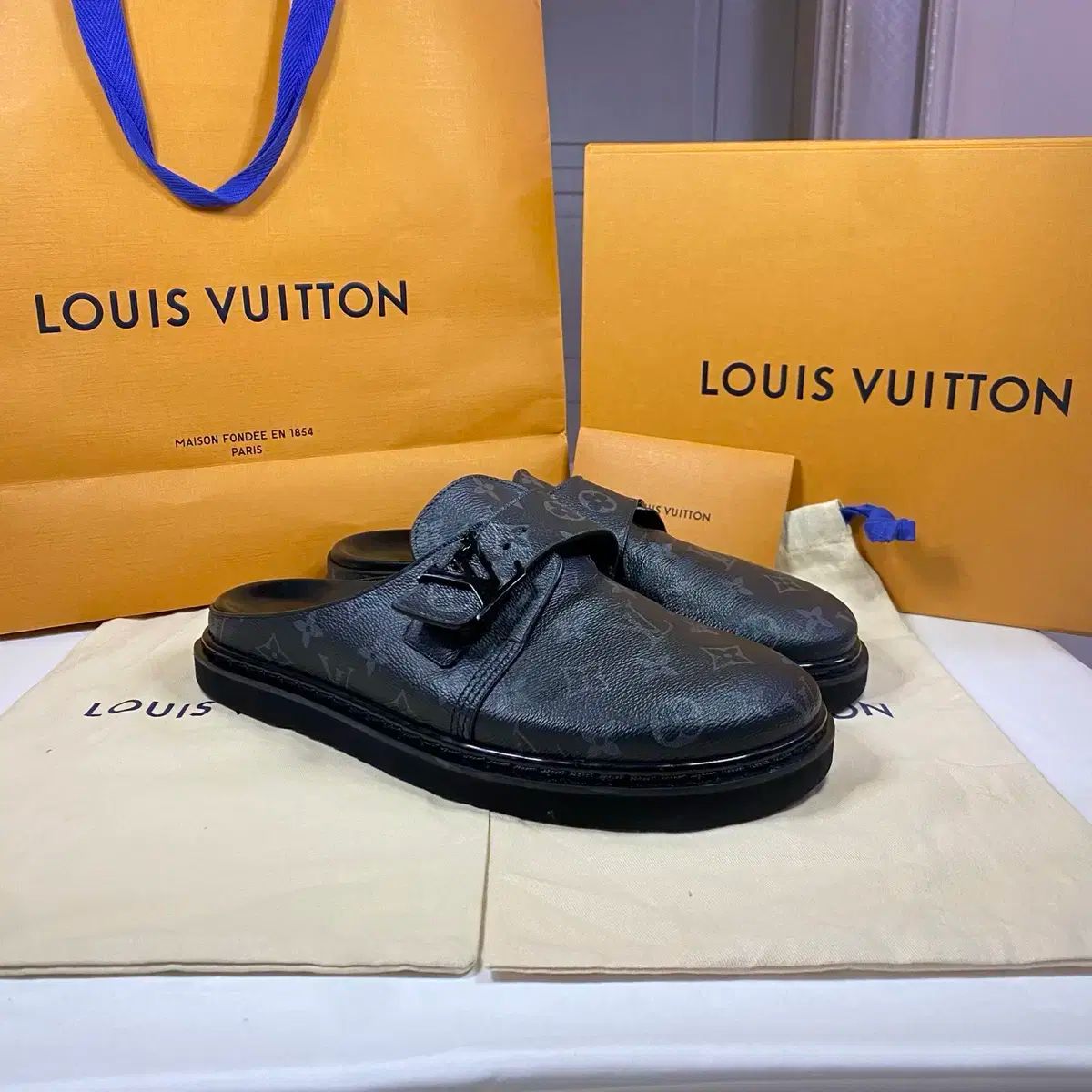 【モノグラム】Louis Vuitton LVイージーミュール LV Easy Mule - Shoes | LOUIS VUITTON