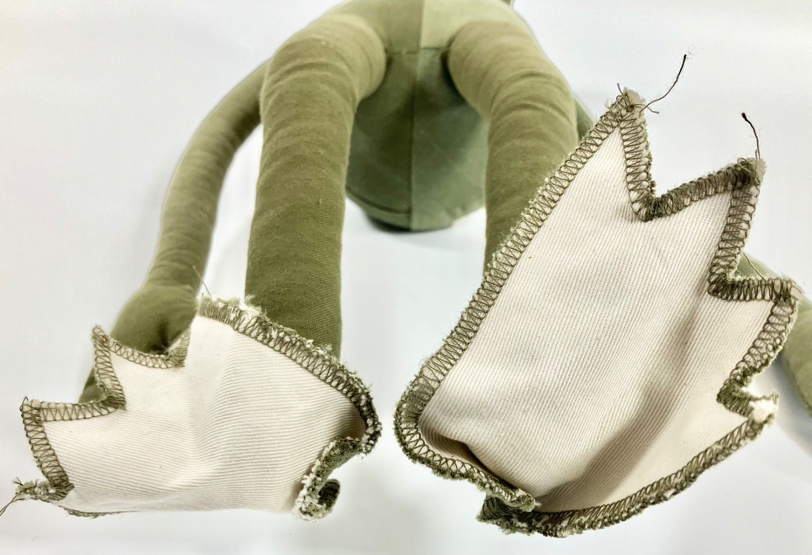 LADY MADE - READY MADE レディメイド RE-CO-KH-00-00-17 FROG MAN フロッグマン ハート ぬいぐるみ カーキ系【中古】 READY MADE レディメイド RE-CO-KH-00-00-17 FROG MAN