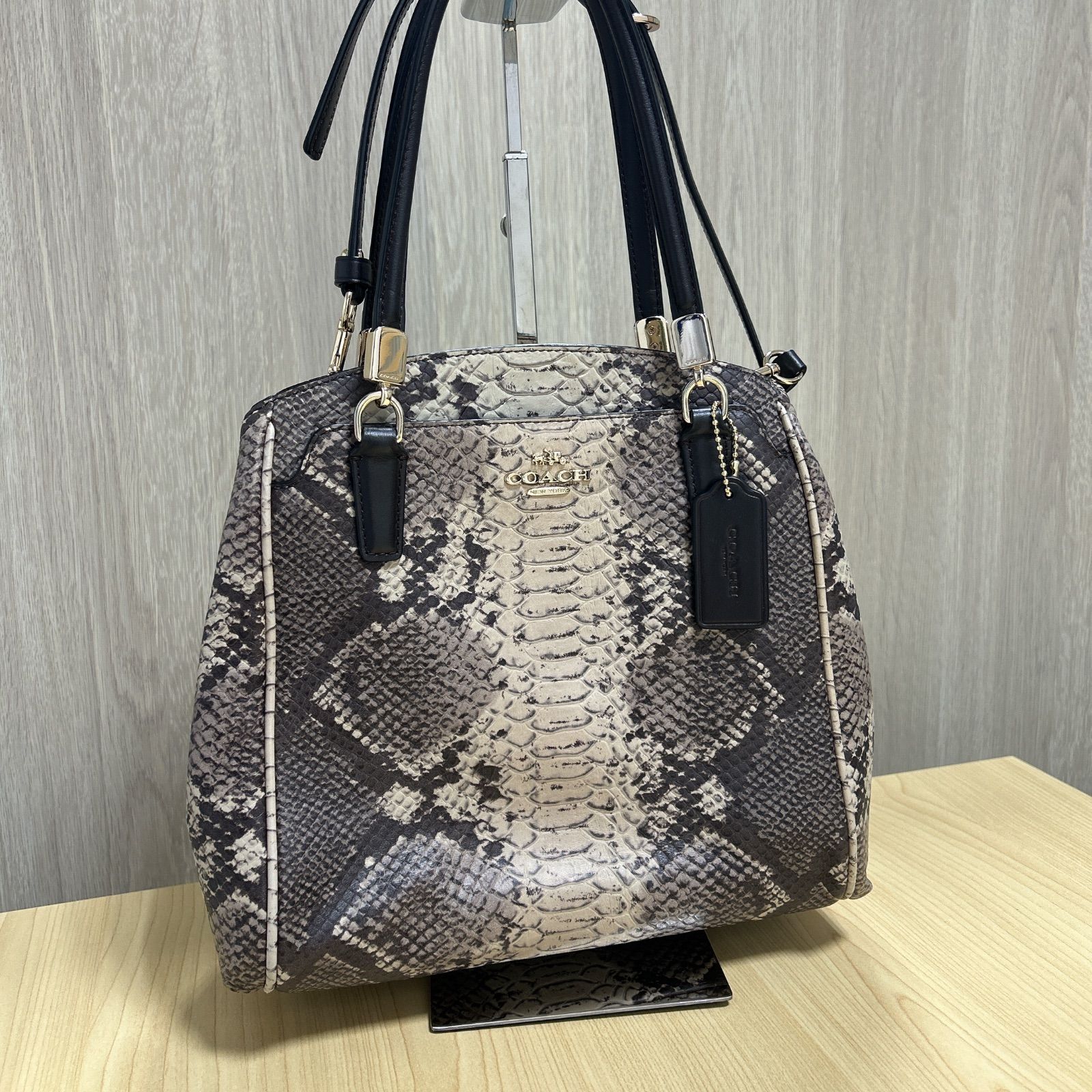 コーチ 2way ショルダーバッグ シグネチャー パイソン柄 キャンバス ☆美品☆ COACH コーチ 2way ショルダーバッグ 蛇柄 パイソン