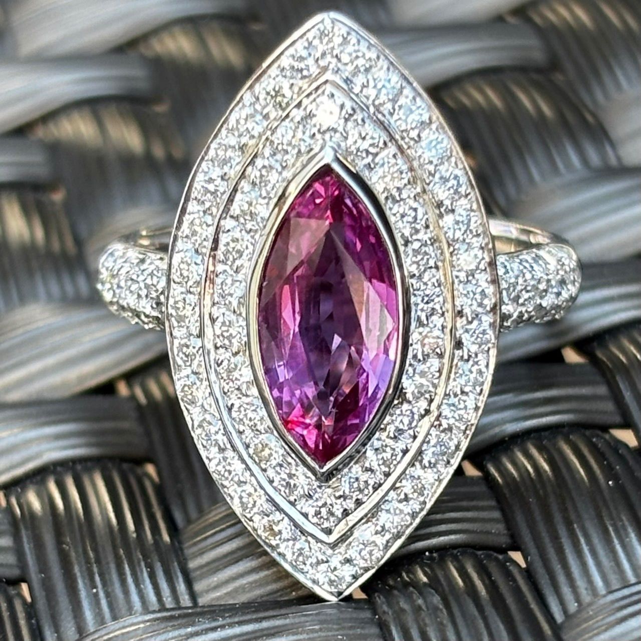 K18wg 天然ピンクサファイア 0.28ct 天然ダイヤモンド 0.33ct K18wg 天然ピンクサファイア 0.28ct 天然ダイヤモンド 0.33ct