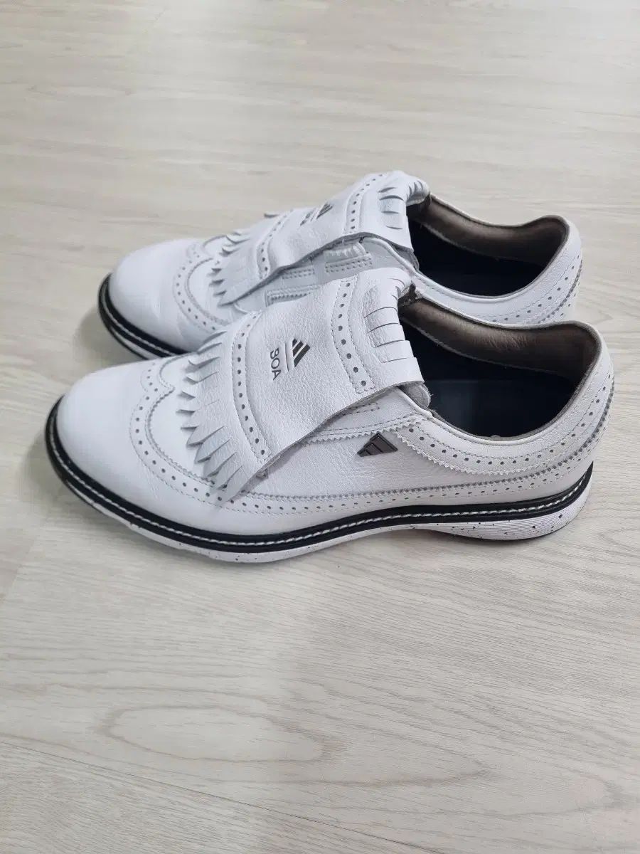 260 adidas アディダス ボア スパイクレス mc87 ゴルフシューズ