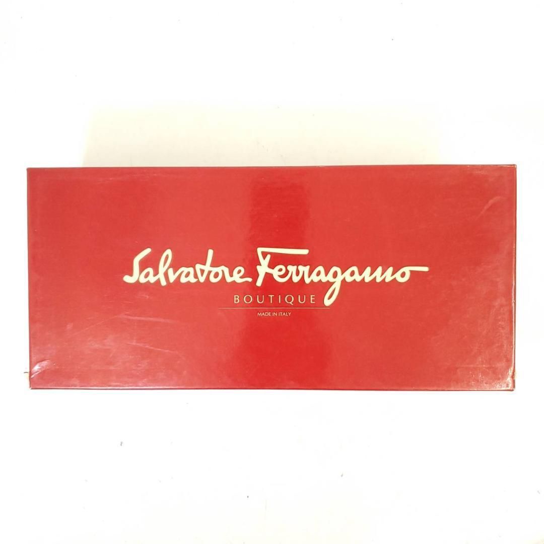 サルヴァトーレフェラガモ　新品　箱あり　US7.5　ガンチーニ　金具　レザー サルヴァトーレフェラガモ 新品 ガンチーニ 金具 US7.5 箱有