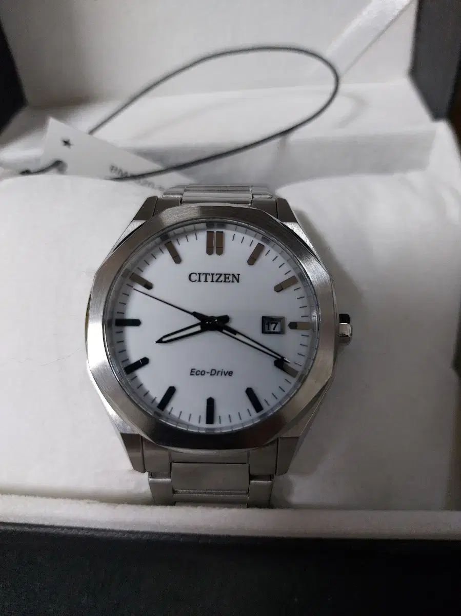 シチズン 白文字盤 オクタゴン エコドライブ 光充電方式