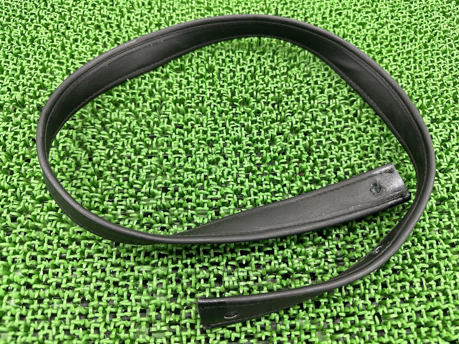 FXDC1580 シートバンド ハーレー 純正 中古 バイク 部品 全長880mm