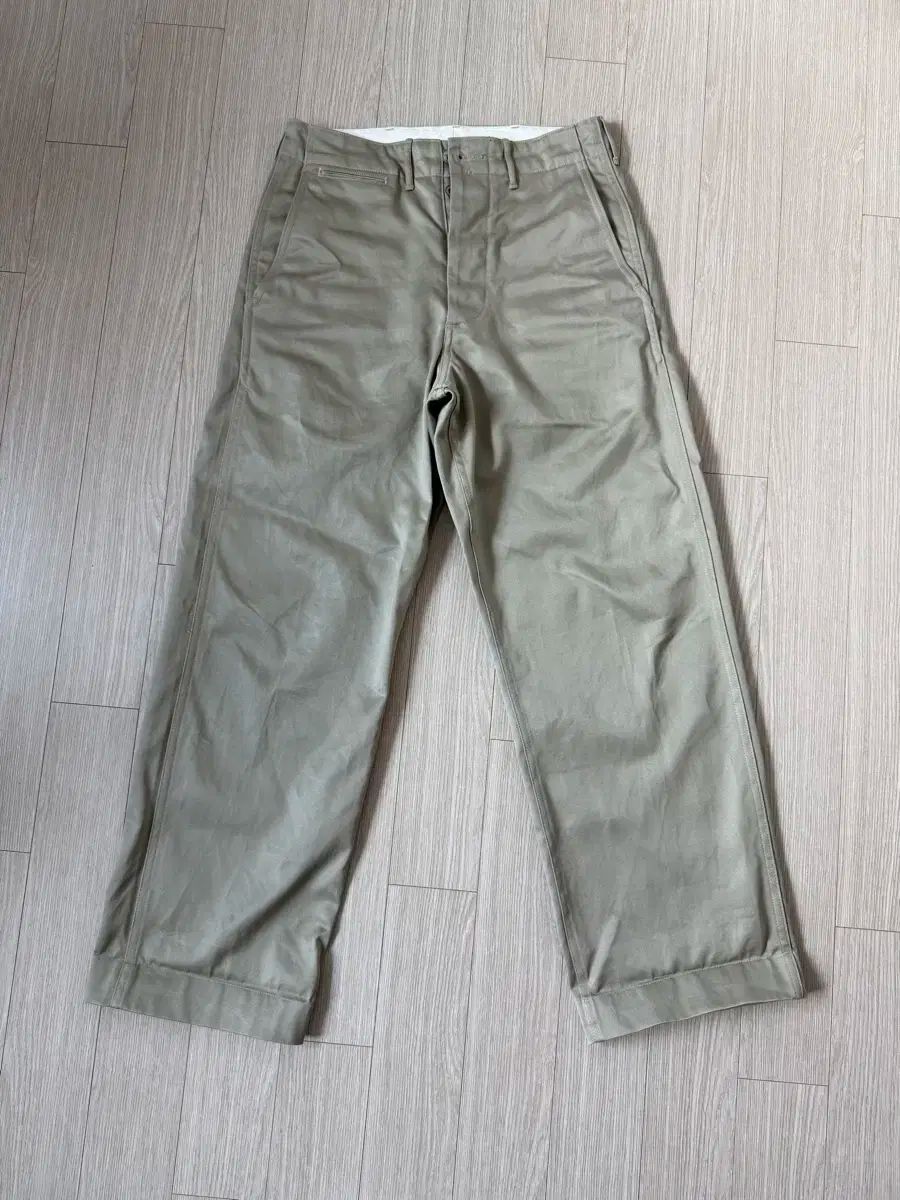 29 BUZZ RICKSON S バズリクソンズ 1942 チノパンツ m43036 カーキ