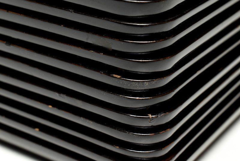 大注目！ 蔵A2345b 木製黒塗蒔絵 人物風景図 吸物膳 四方盆 十五客