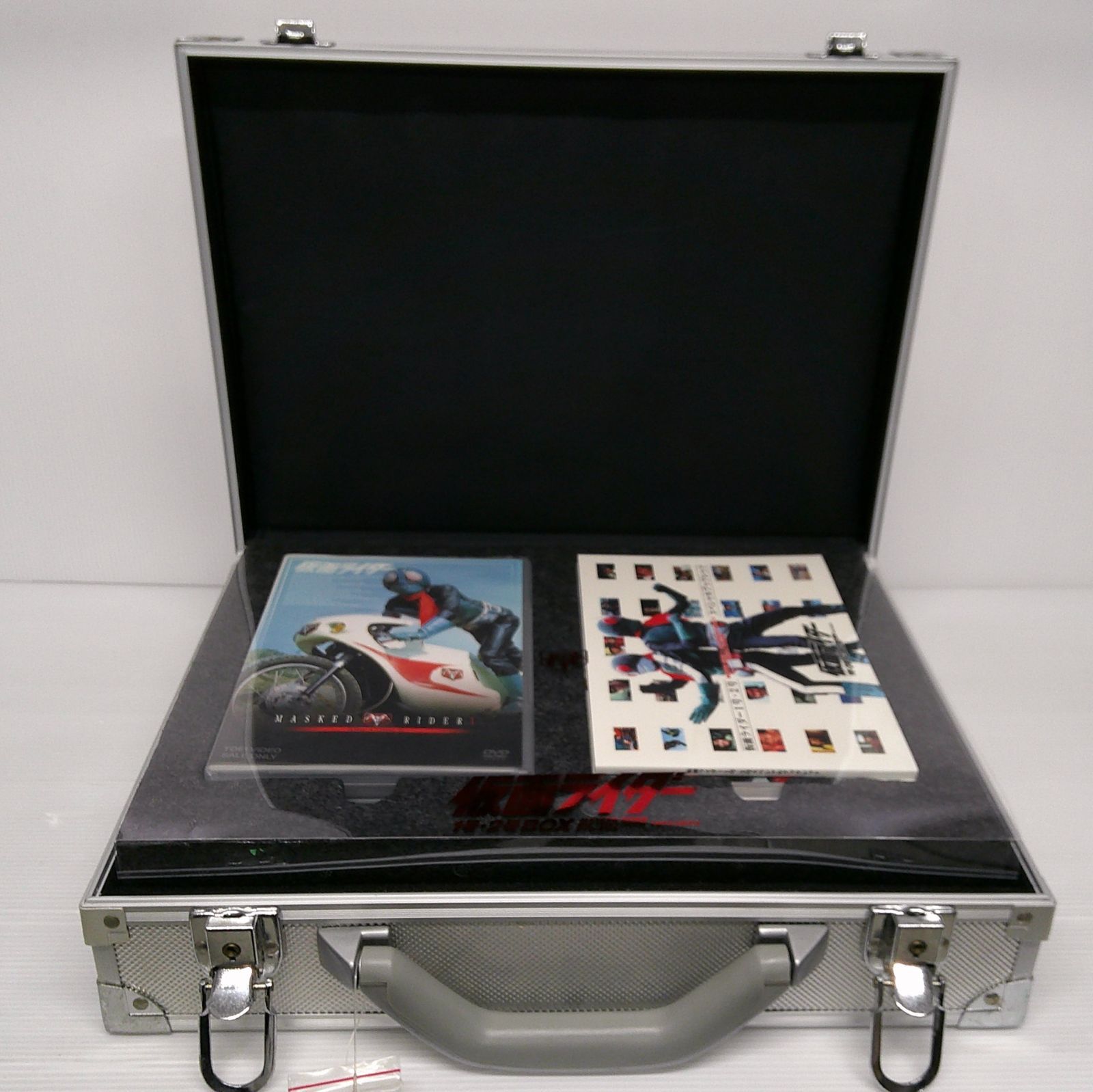 開封品】仮面ライダー1号2号 DVD-BOX[限定版]【ディスク3割れ