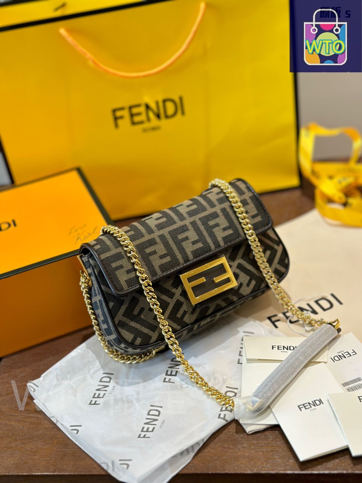 FENDI バゲットチェーンミニバッグ FENDI バゲット バッグ ミニ | ホワイト | FARFETCH JP