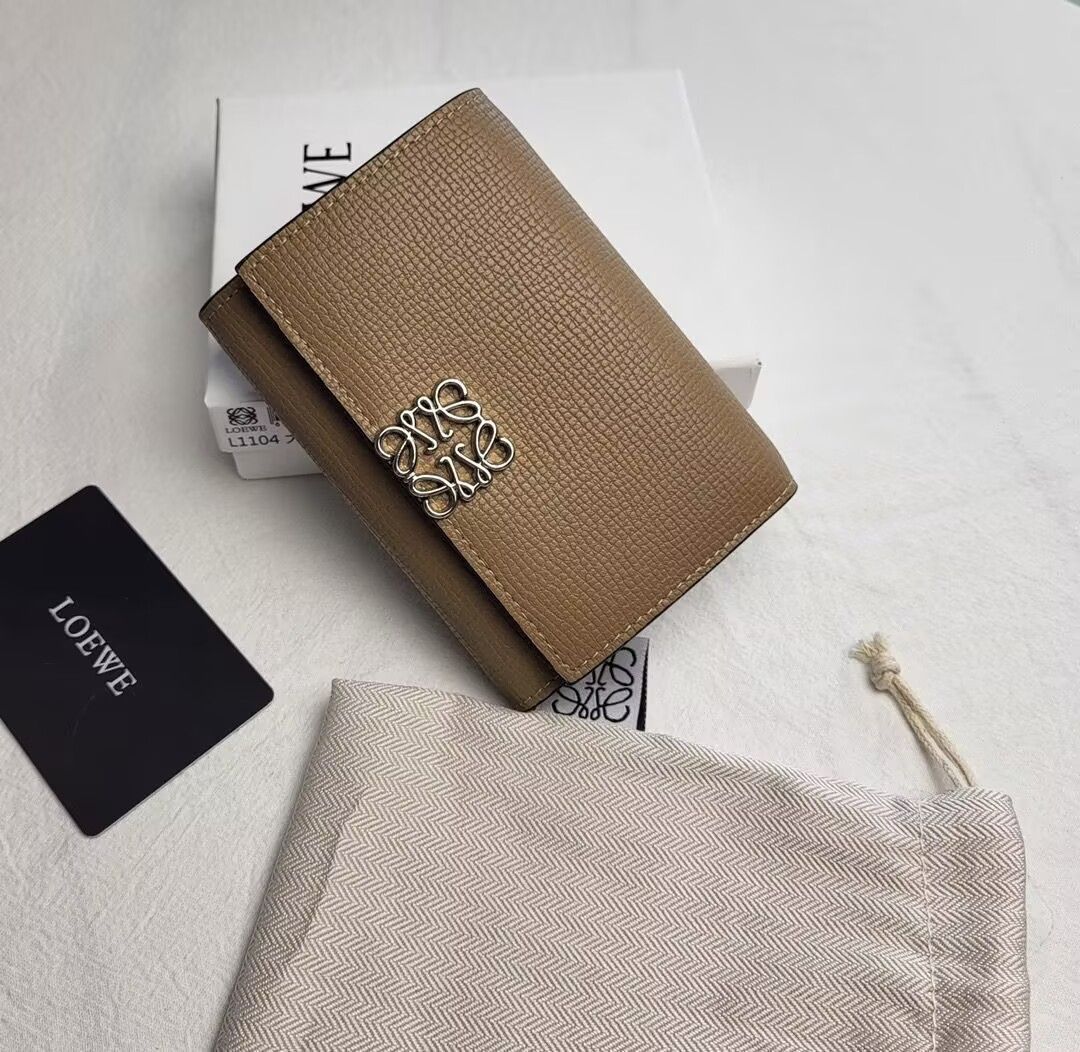 値下げ！【新品】LOEWE ロエベ 財布 三つ折り財布 - メルカリ
