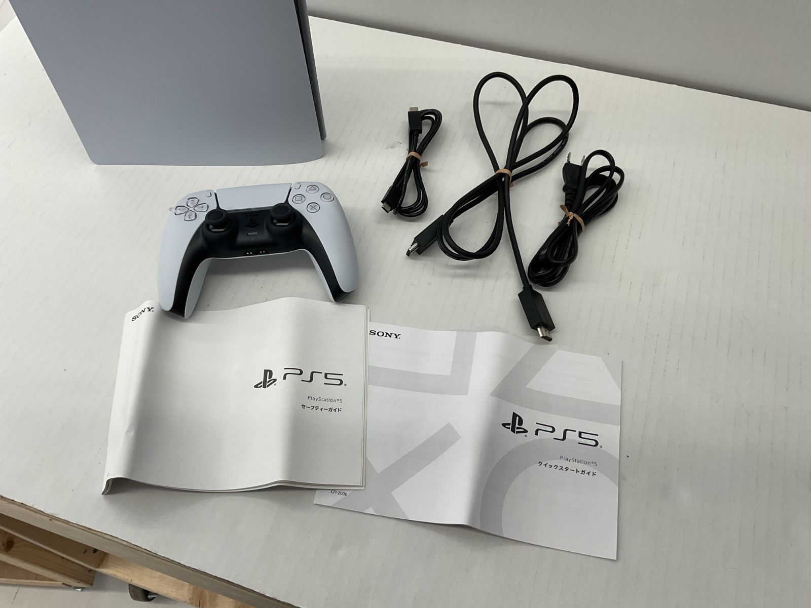 059 10 Y1031 カード PS5 CFI-2000 B01 プレイステーション5 デジタルエディション 目立った傷や汚れなし 9|18