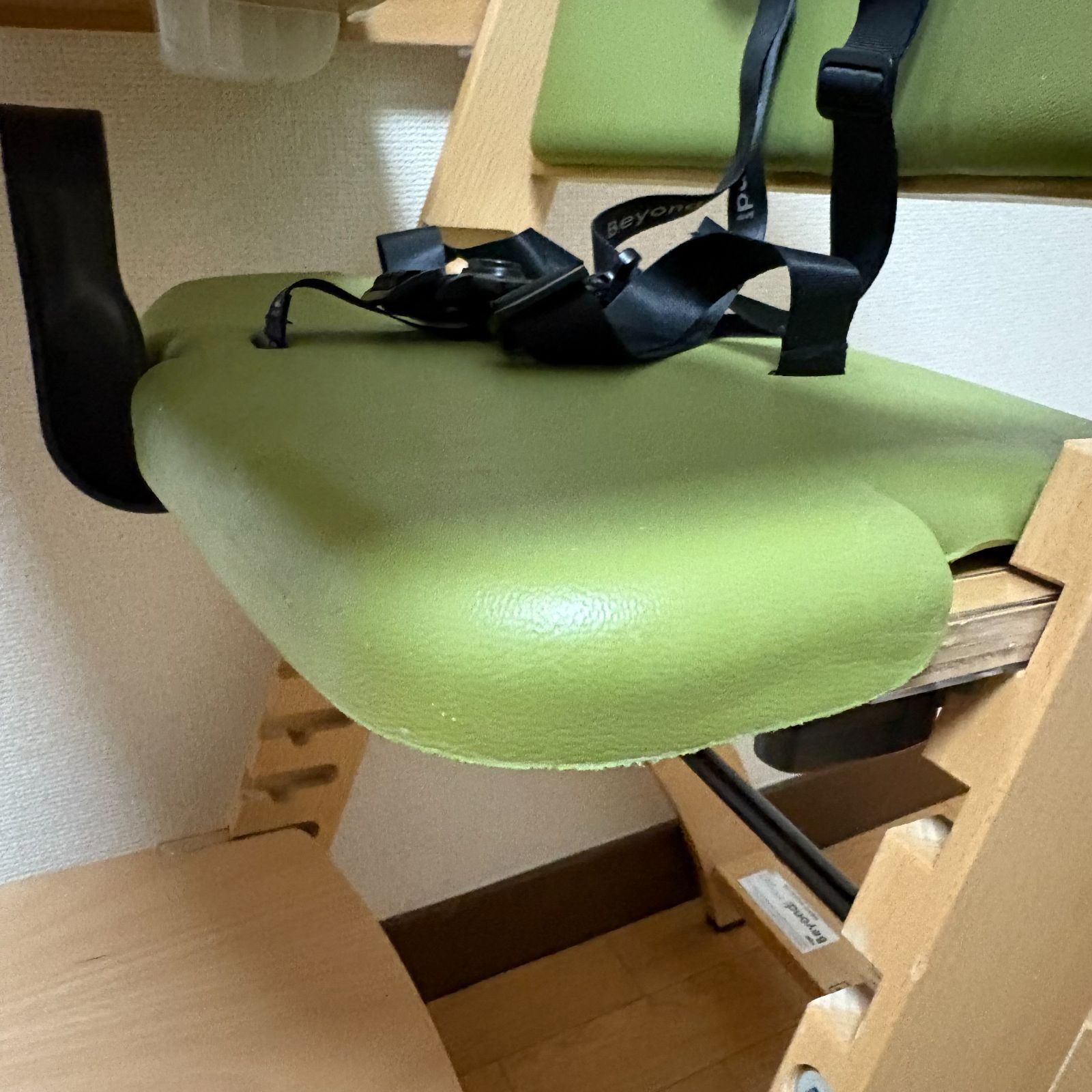 Beyond 木製 ハイチェア 緑色 美品 大人気 Beyond Junior ビヨンド 