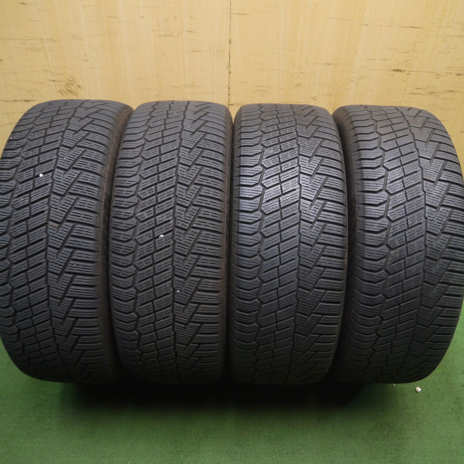 *送料無料* バリ溝！キレイ！8.5分★ベンツ Cクラス W205 純正 225/45R18 スタッドレス コンチネンタル ノースコンタクト NC6  18インチ PCD112/5H★4032602Hス