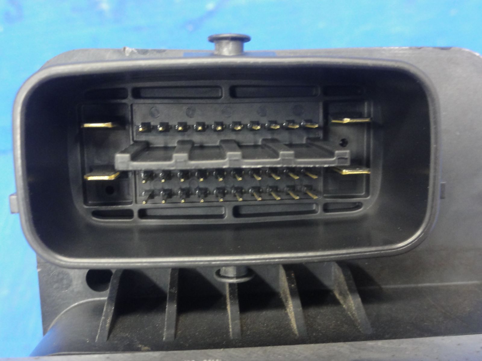 即発送 蓮ページ ☆平成25年車 トヨタ NCP141 スペイド ABSアクチュエーター 純正 44540