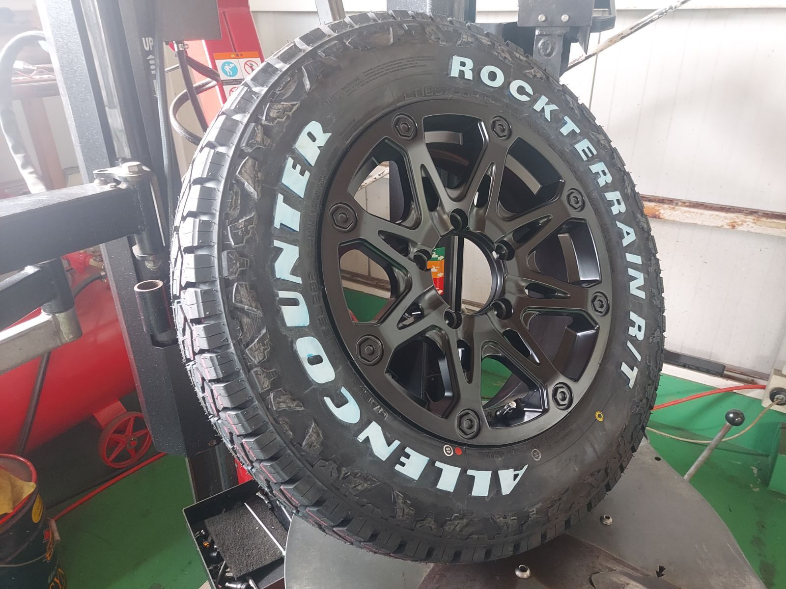 新品 訳有ジムニー用 オーレンカウンター R/T 185/85R16 ホワイト