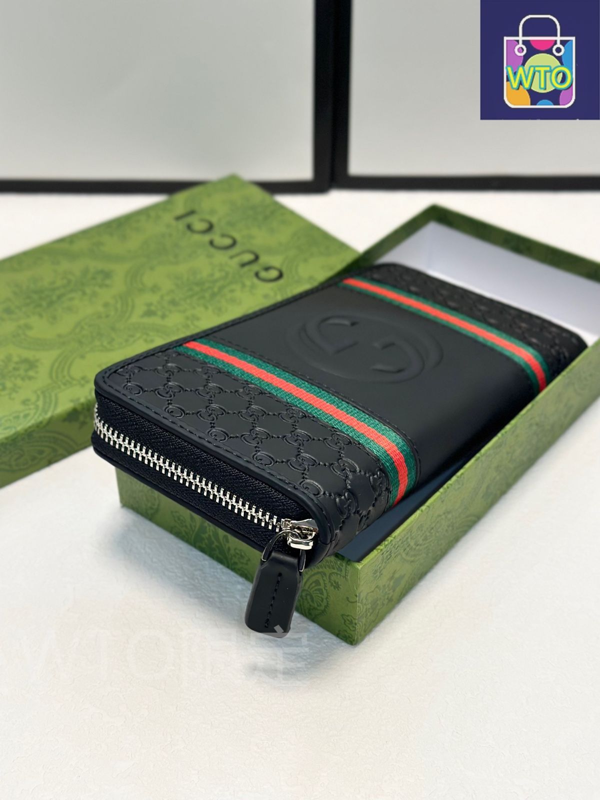 Gucci グッチ レザーシューズ スウェード 本革 イタリア製 外袋 今日特価】Gucci グッチ スエードレザー財布 クラシックデザイン