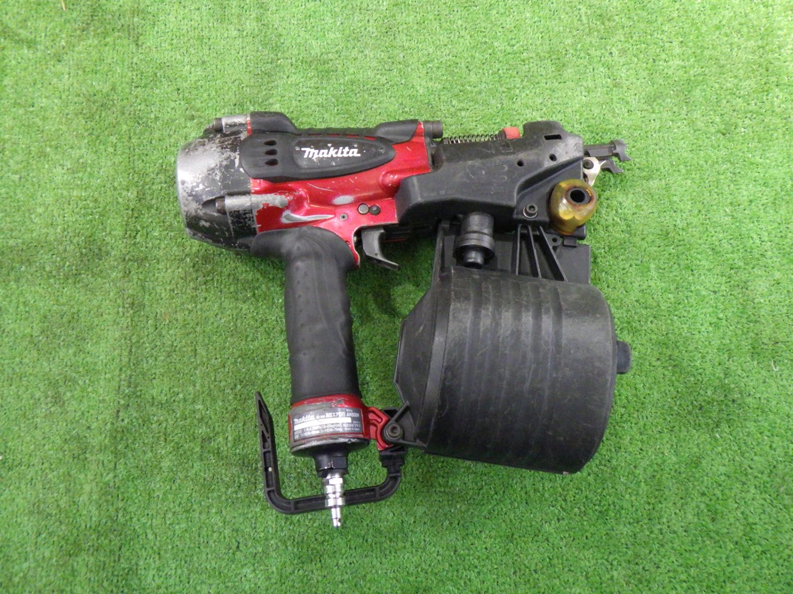 マキタ 90mm 高圧エア釘打 AN930H (赤) 釘打 大工道具 中古品 - メルカリ