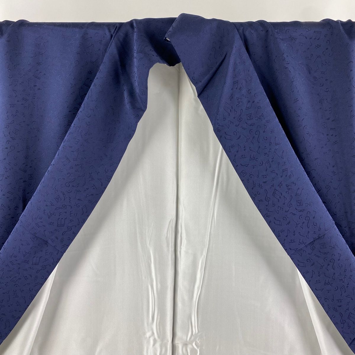 付下げ 身丈169cm 裄丈70cm L 袷 市松 音符 ぼかし 紺色 正絹 逸品  