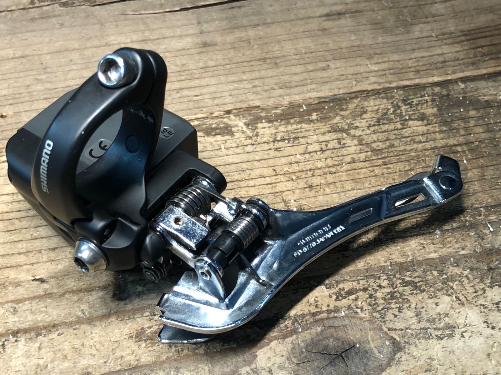 JD908 シマノ SHIMANO アルデグラ ULTEGRA FD-6770 フロント