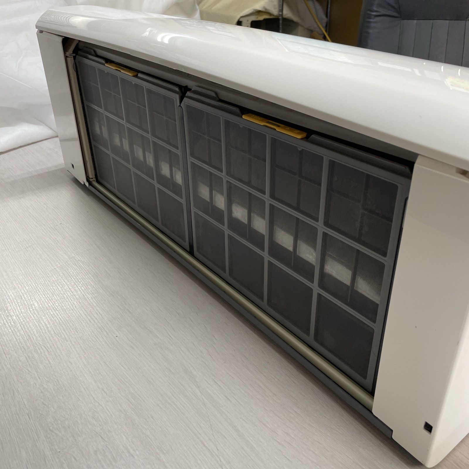 R076 ☀️ HITACHI エアコン（2.2kw おもに6畳用）17年製 RAS