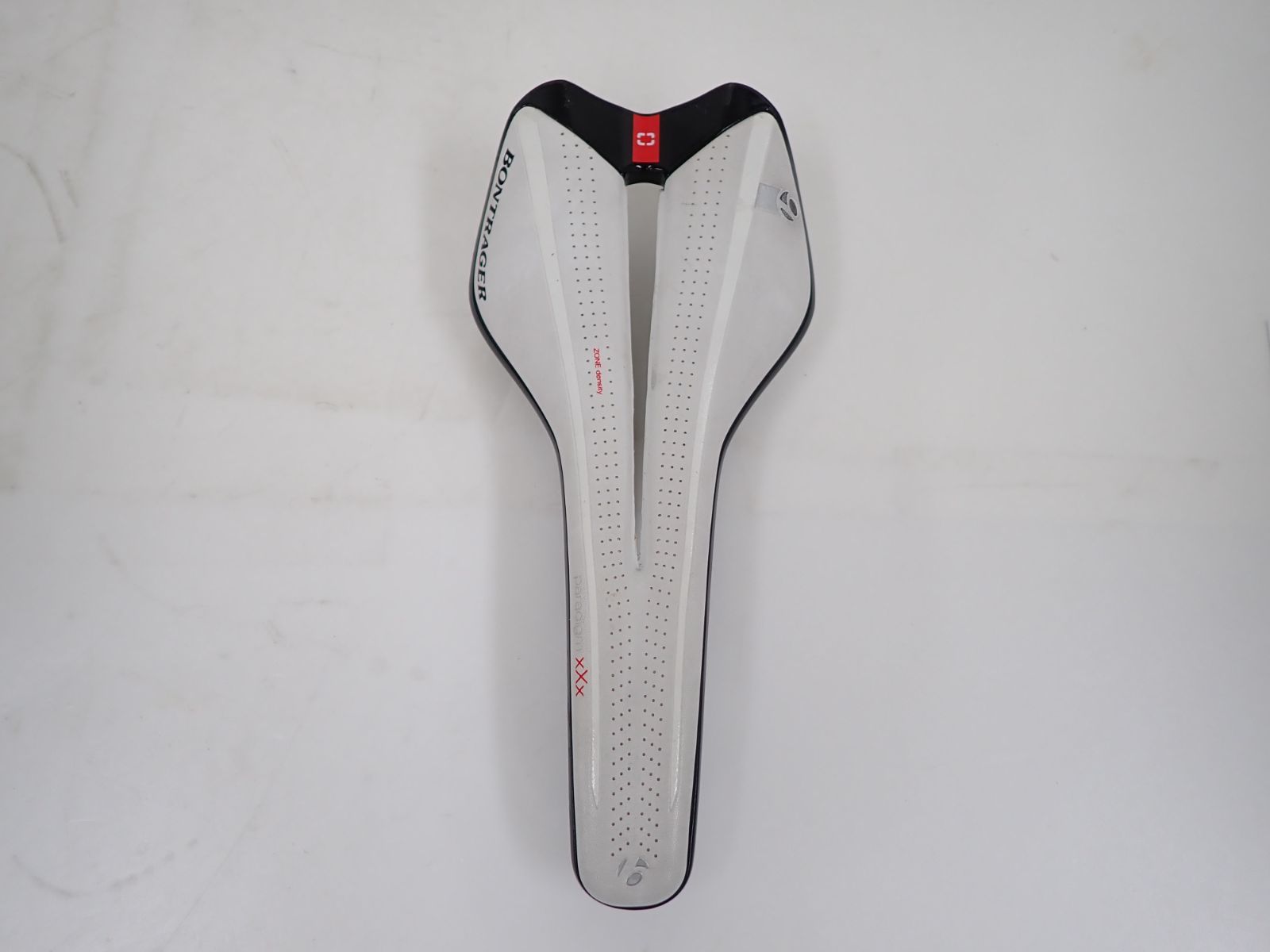 BONTRAGER XXX サドル ホワイト/ブラック TREK・BONTRAGERサドル一覧（2025年9月時点） | スターバイクス