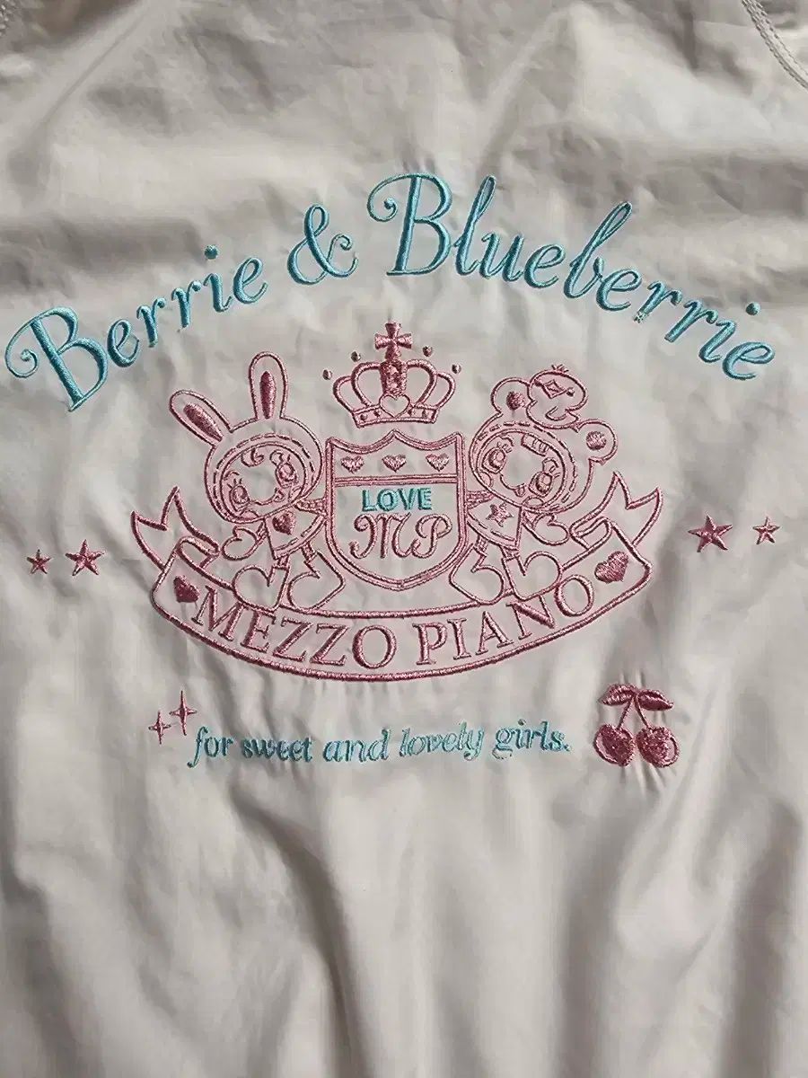 メゾピアノ mezzo piano 刺繡 ウィンドブレーカー 140 - メルカリ
