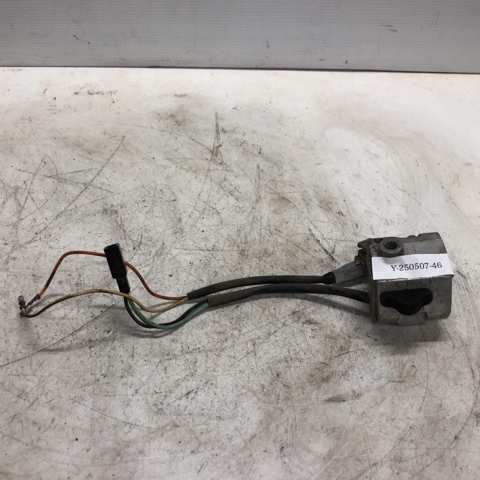 SUZUKI バーディー50 ハンドルスイッチ 右 スズキ