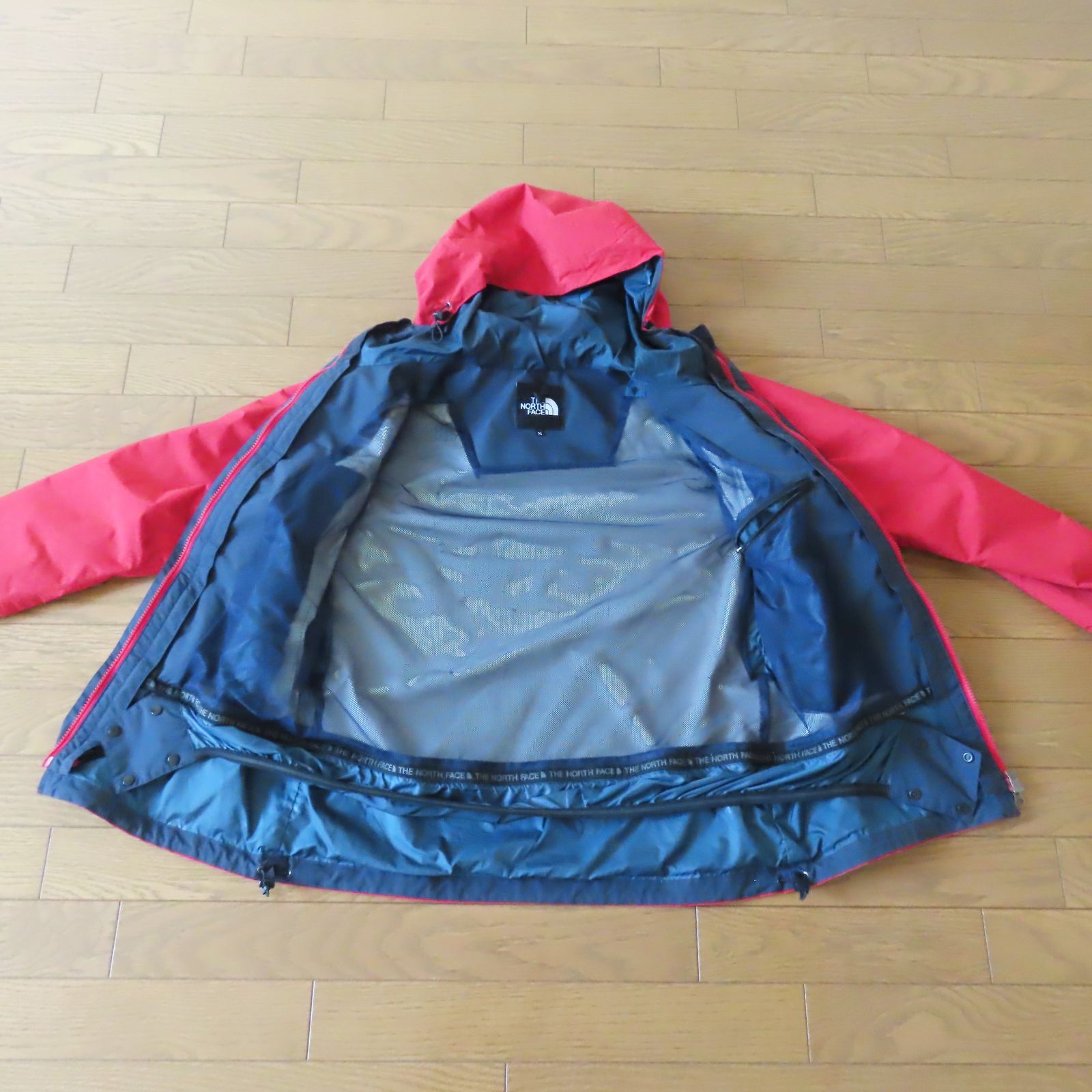 THE NORTH FACE マウンテンパーカー メンズ ナイロン レッド 軽量