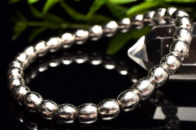 １点物 メテオライト アルタイ隕石 5.5x6mm シルバーコーティング チューブ ブレスレット パワーストーン 天然石 _MA9909 NEXPOTALLINN_EU