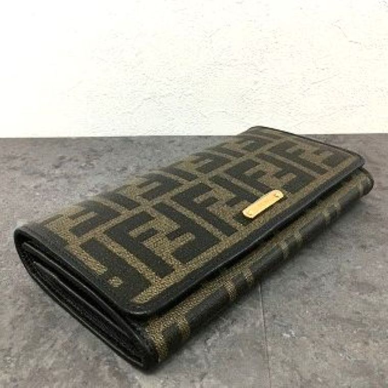 送料込み！ 未使用品 FENDI 長財布 8M0298 ズッカ柄 ブラウン 箱付き  