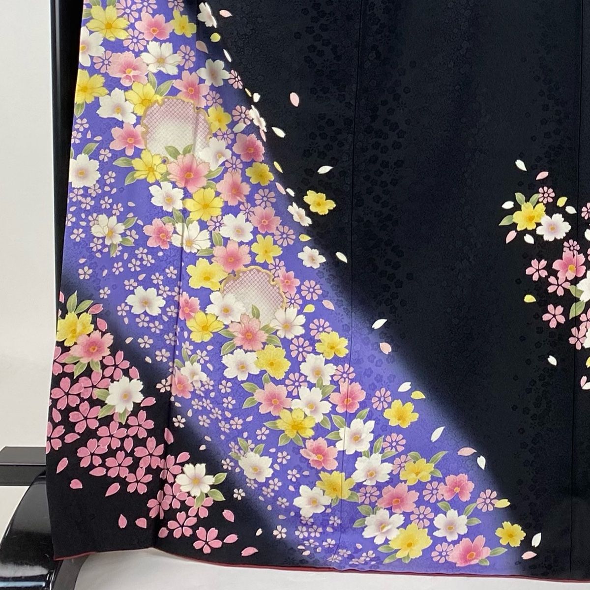 振袖 身丈170cm 裄丈68cm L 袷 雪輪 草花 金彩 染め分け 黒 正絹 美品 名品 【中古】 - メルカリ