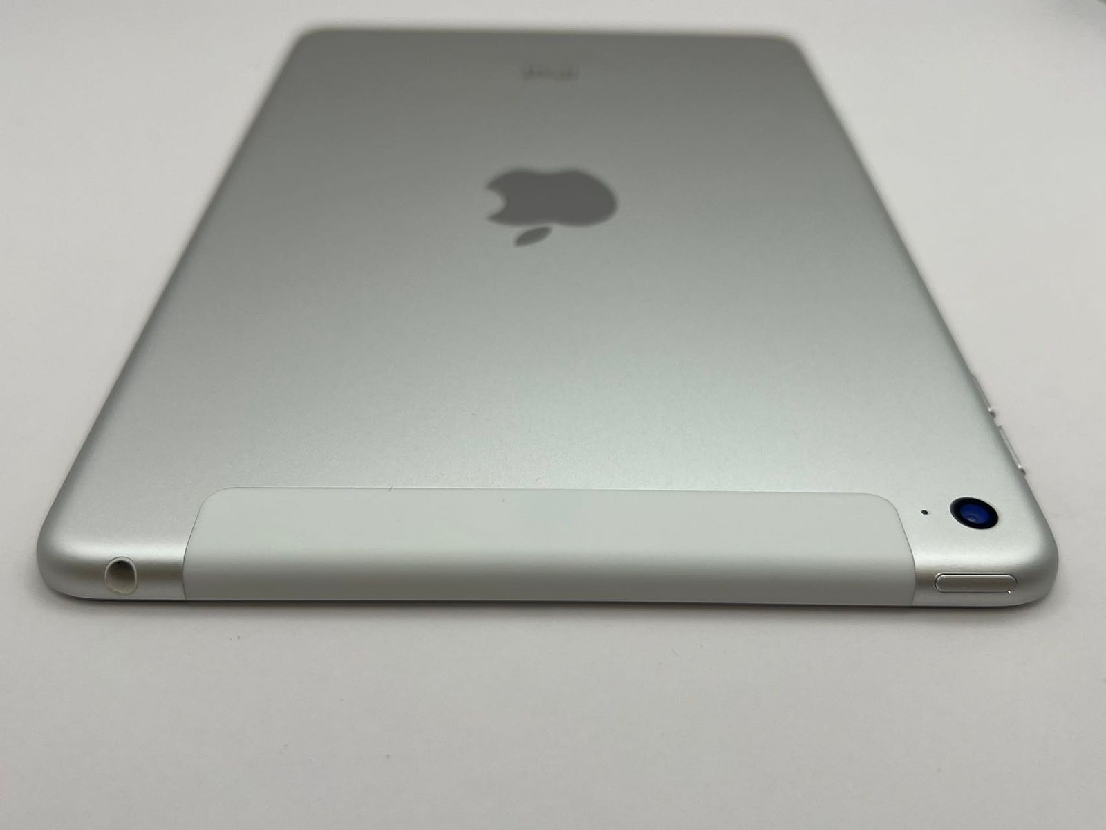 美品 iPad mini 第 4 世代 128GB シルバー - SIM u0026 Wi-Fiモデル