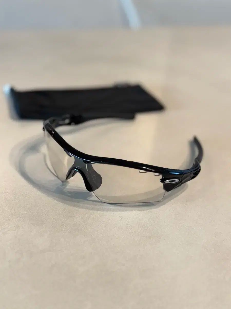 OAKLEY オークリー OAKLEY RADARLOCK オークリー レーダーロック 合格する クリア - ブラック 点滅ゴーグル