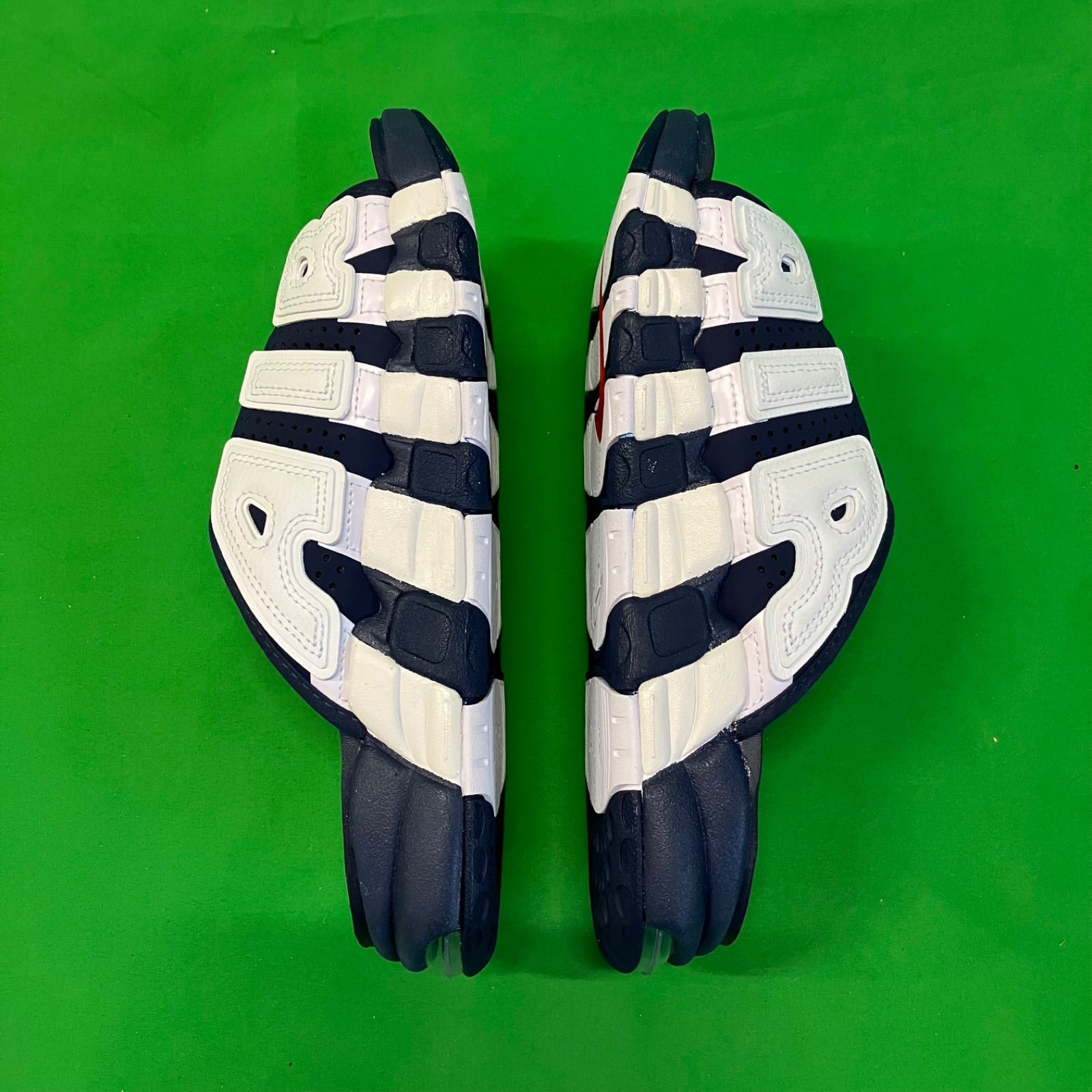 NIKE ナイキ エア モア アップテンポ スライド AIRMORE UPTEMPO