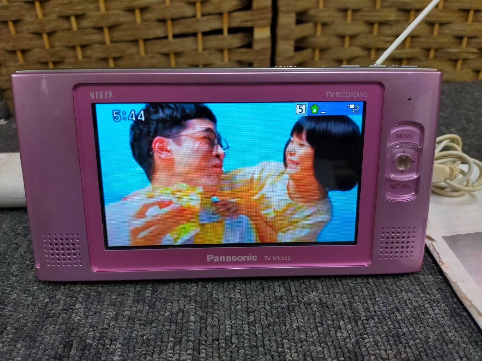 パナソニック 5V型 液晶 テレビ プライベート・ビエラ SV-ME550-P ヨドバシ.com - パナソニック Panasonic 5V型 ポータブル