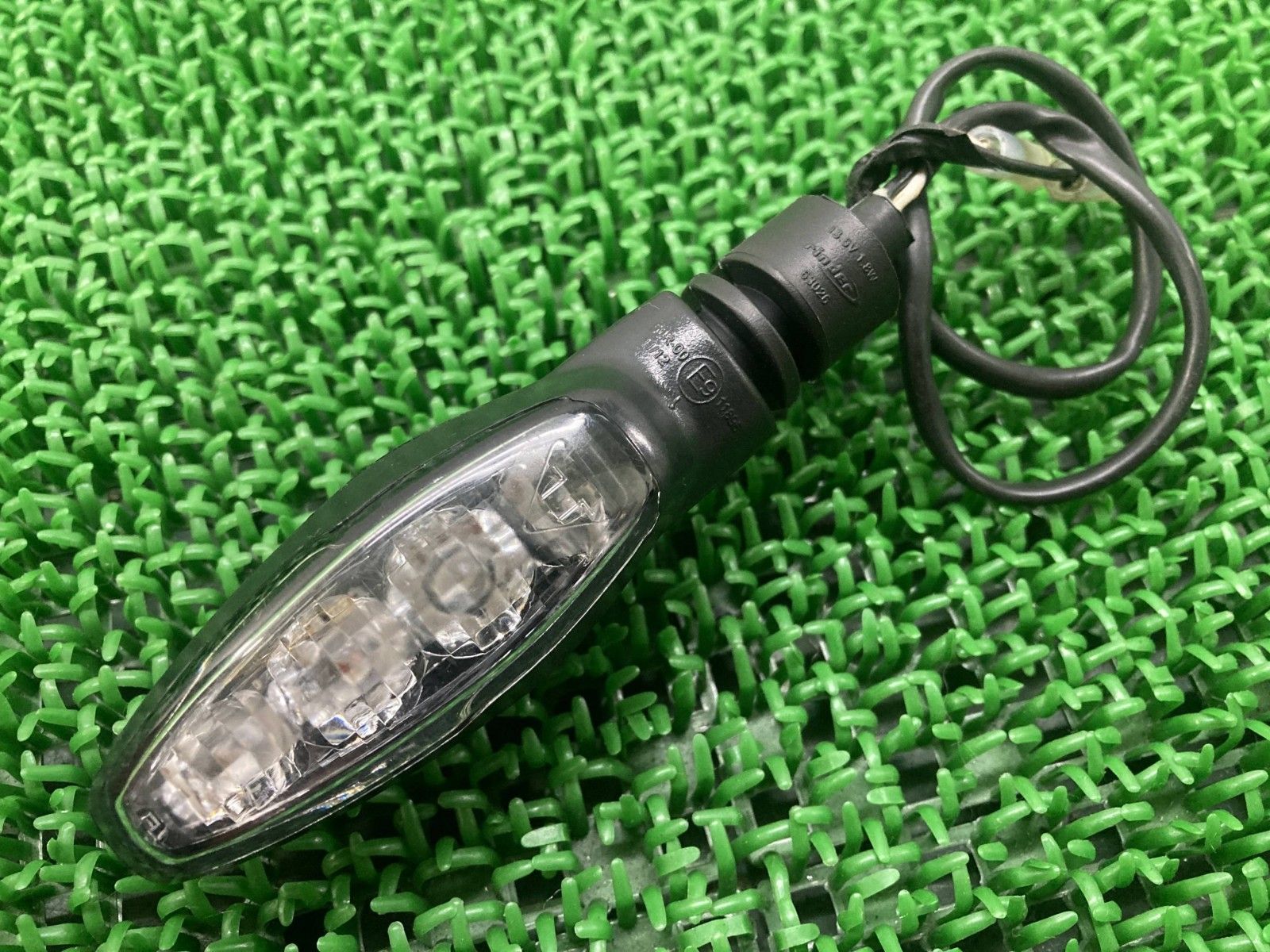 トライデント660 フロントウインカー 片側 11896/63026 トライアンフ(TRIUMPH) 純正 中古 11896 63026 トライアンフ TRIDENT Qc