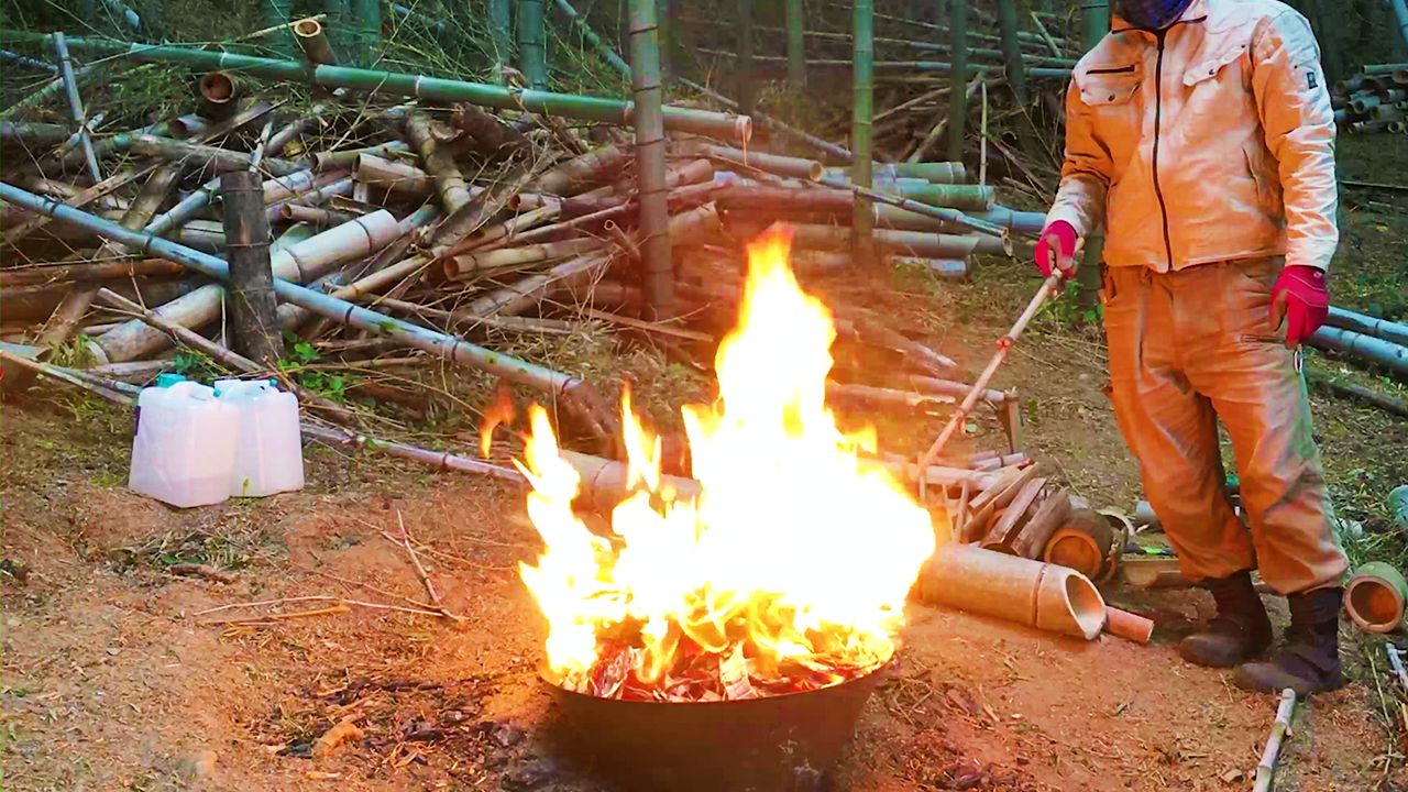 モキ製作所 無煙炭化器 M50 無煙炭化器　モキ製作所　M50 無煙炭化器 小型 家庭用 (M50) モキ製作所 MOKI 竹 剪定 焚き火 焼却器 │ ウッドデッキ専門店リーベ