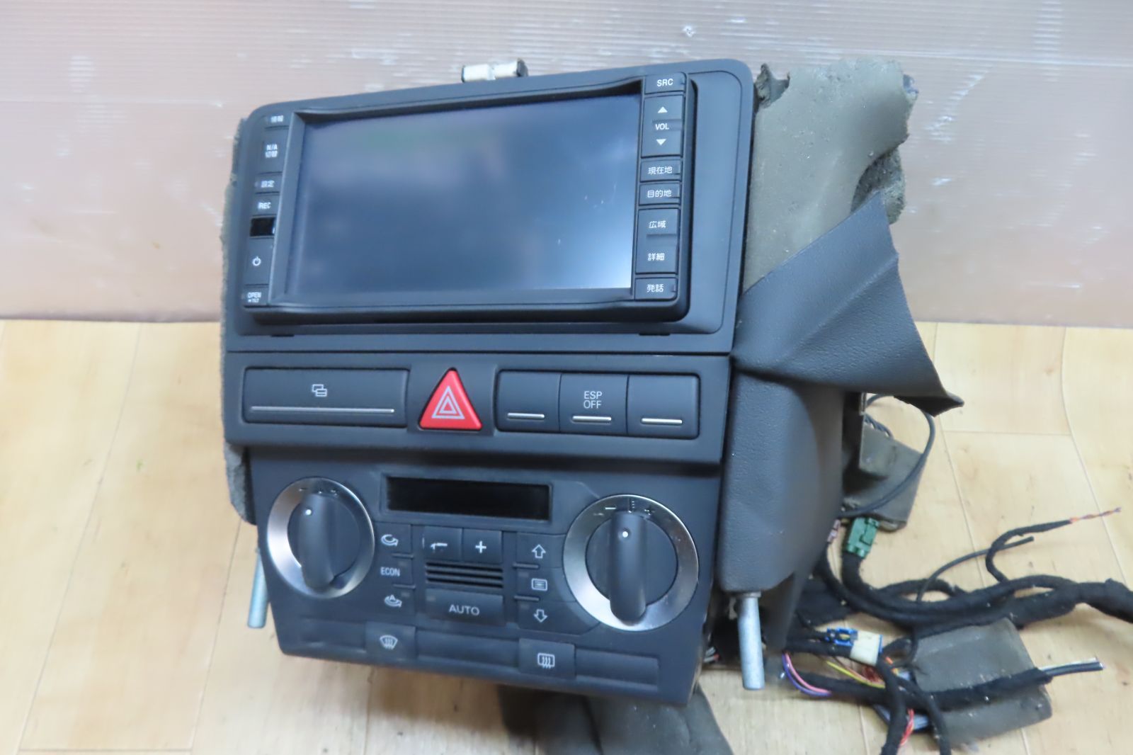 付 F3901 アウディ A3 ABA-8PBZB J8PAE2A02 HDDナビ 地図2007年 CD DVD再生OK BILLOVLOGS_CO_UK