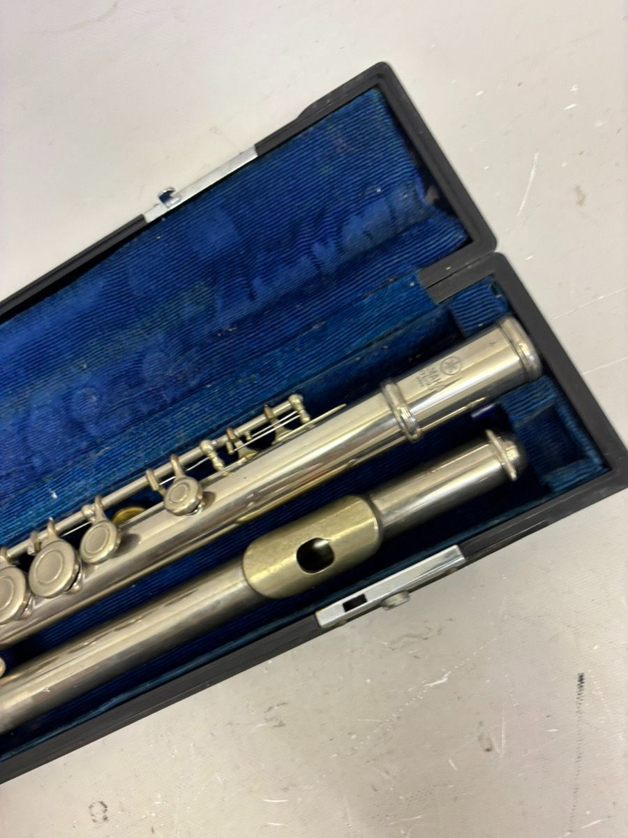フルート YAMAHA YFL-23 ケース付き YAMAHA YFL-23 Flute Second hand Nikkan NICKEL SILVER